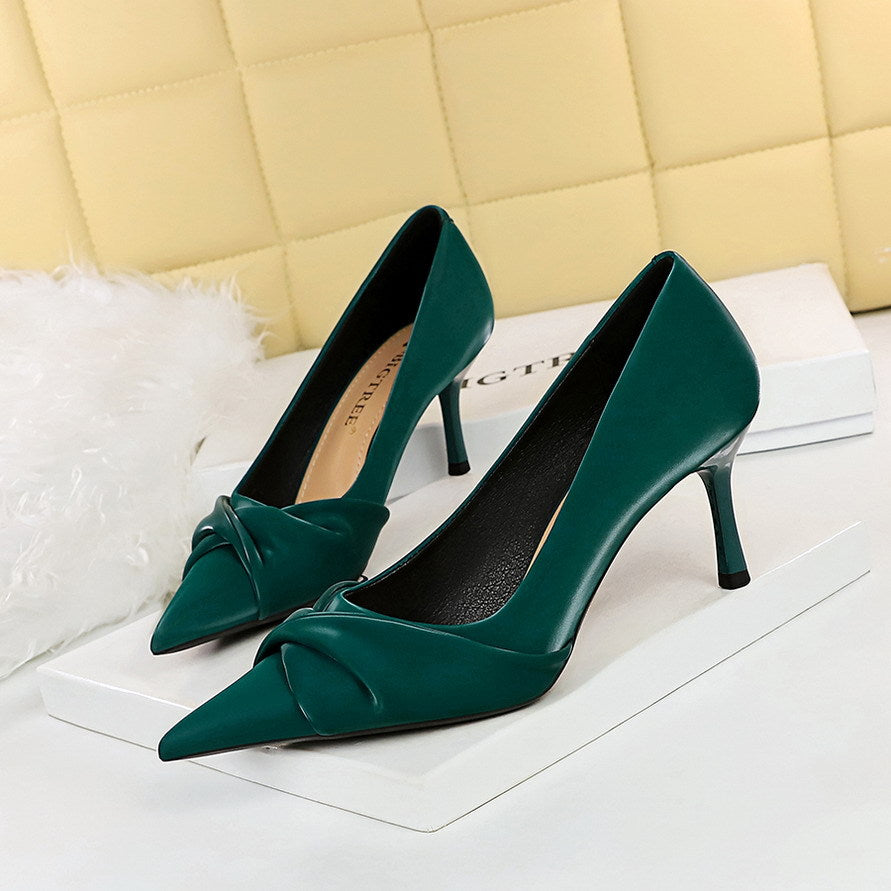 High heels with thin soles and shallow openings