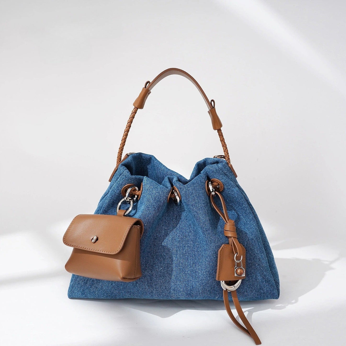 Cloud messenger bag