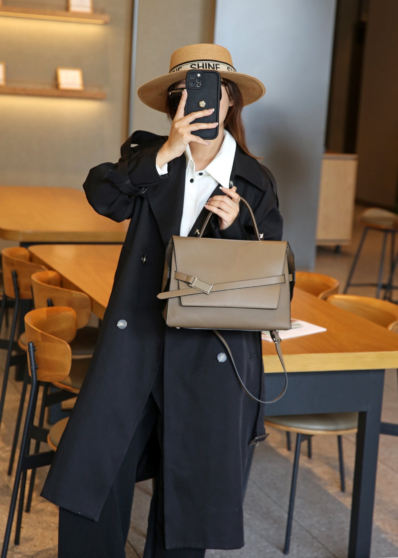 Shoulder tote bag