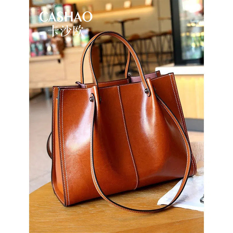 Portable shoulder tote bag
