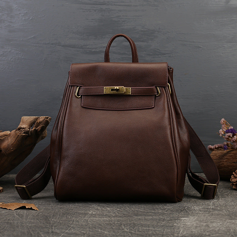 Fashionable and casual women's backpack