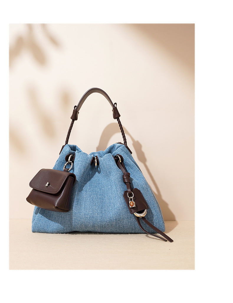 Cloud messenger bag